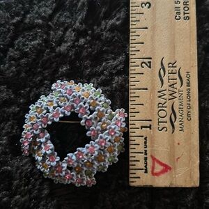 Wreath Brooch Signed ART-1950’s